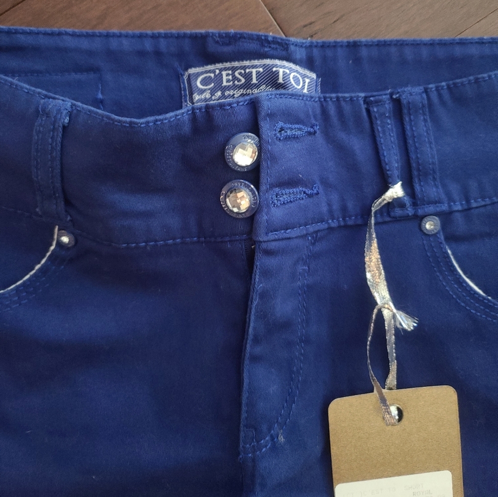 Shorts - Picture 5 of 5